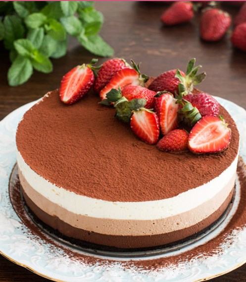 Bánh Sinh Nhật Tặng Mẹ Lựa Chọn Hoàn Hảo Cho Ngày Đặc Biệt