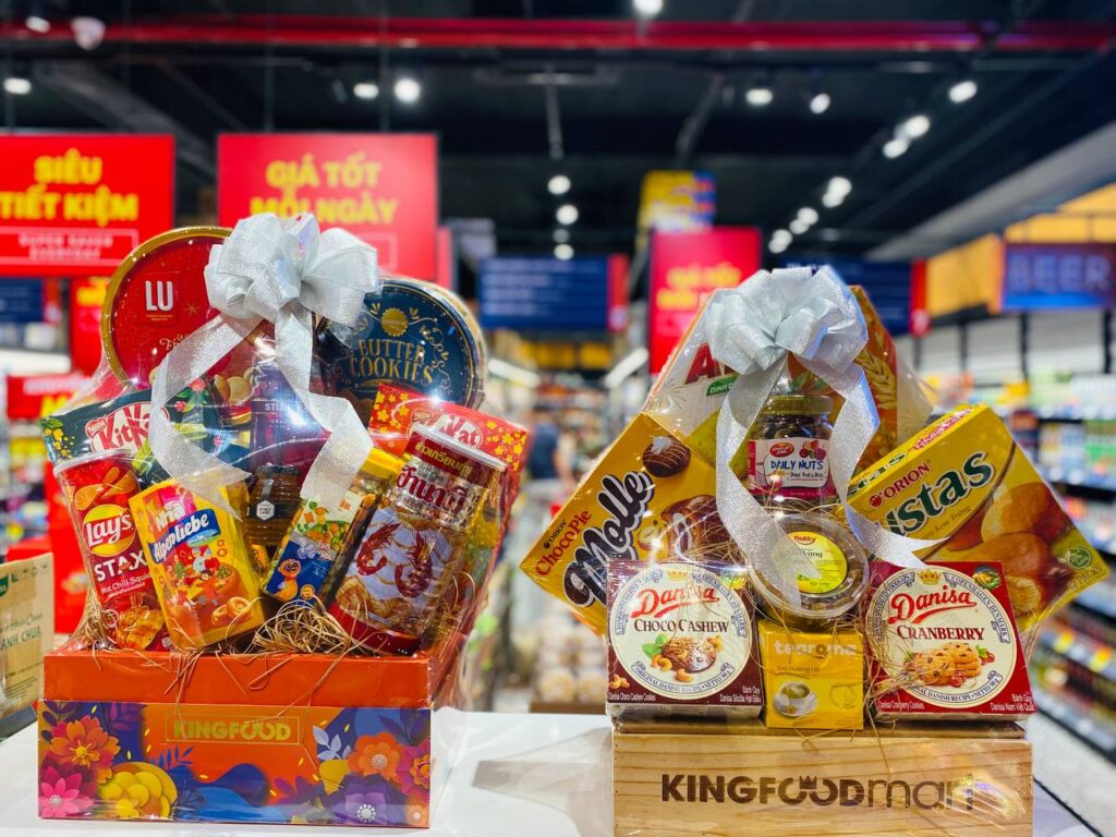 Giỏ quà Tết giá rẻ với sự kết hợp đa dạng và phong phú Giỏ quà Tết giá rẻ với sự kết hợp đa dạng và phong phú