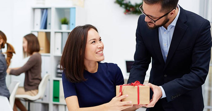 Gợi ý Quà Tết Tặng Khách Hàng Ý Nghĩa 2024 Gợi ý Quà Tết Tặng Khách Hàng Ý Nghĩa 2024