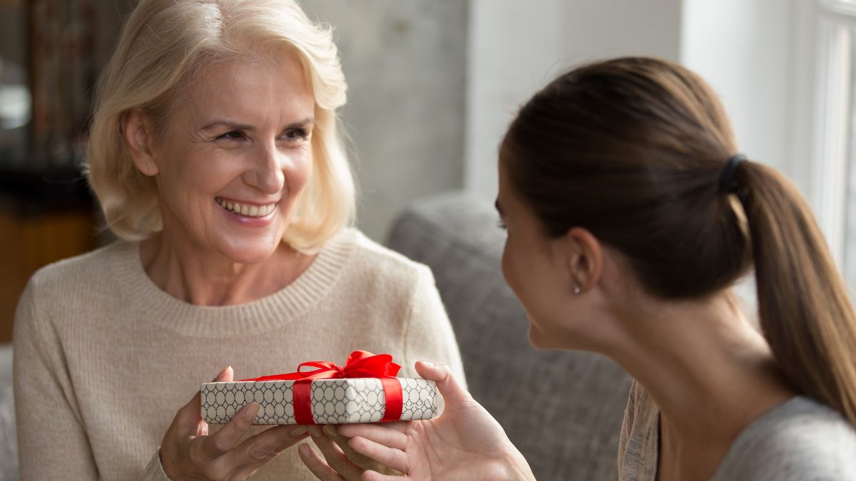 Quà 8/3 cho mẹ ý nghĩa: Gợi ý quà tặng độc đáo, thiết thực và cảm động Quà 8/3 cho mẹ ý nghĩa: Gợi ý quà tặng độc đáo, thiết thực và cảm động