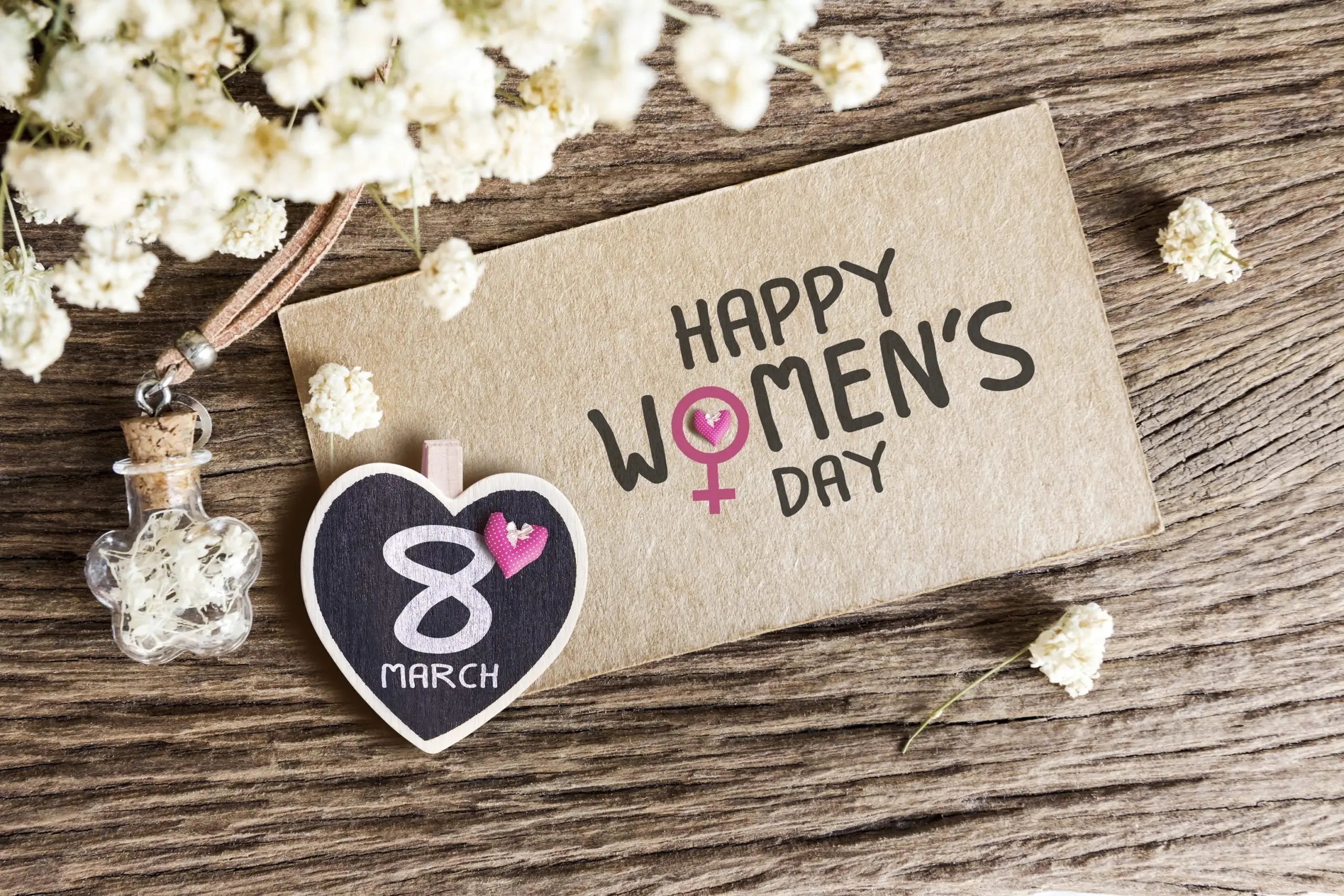 Quà Tặng 8/3 Cho Nhân Viên Nữ Ý Nghĩa Và Sáng Tạo