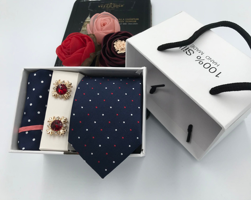 Quà Tặng 20/11 Cho Thầy: Gửi Trao Tri Ân, Vun Đắp Nghĩa Tình